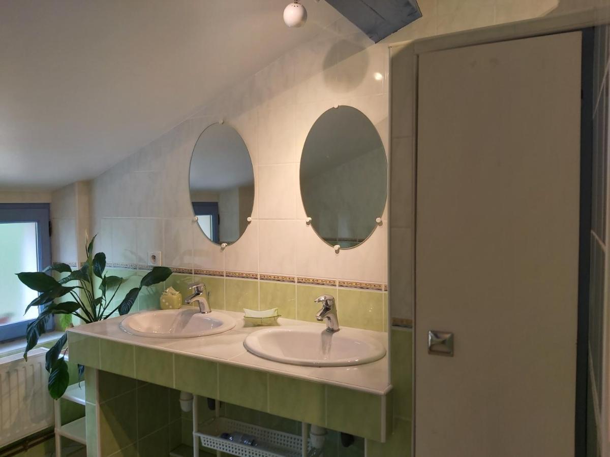 O Miroir... Sans Detour Dis-Moi Tout De Ce Sejour Francescas エクステリア 写真
